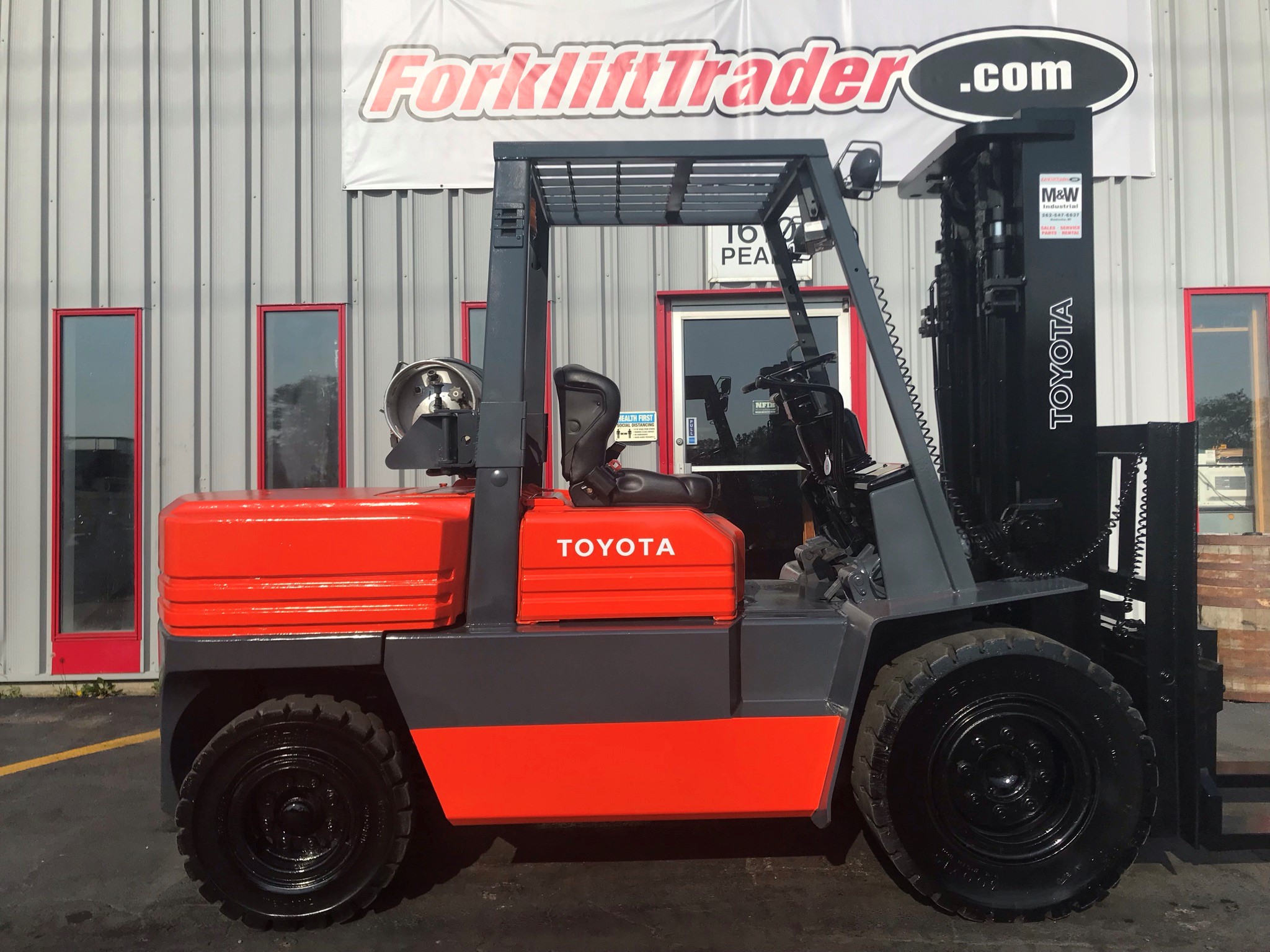 10,000lb capacity red toyota forklift for sale