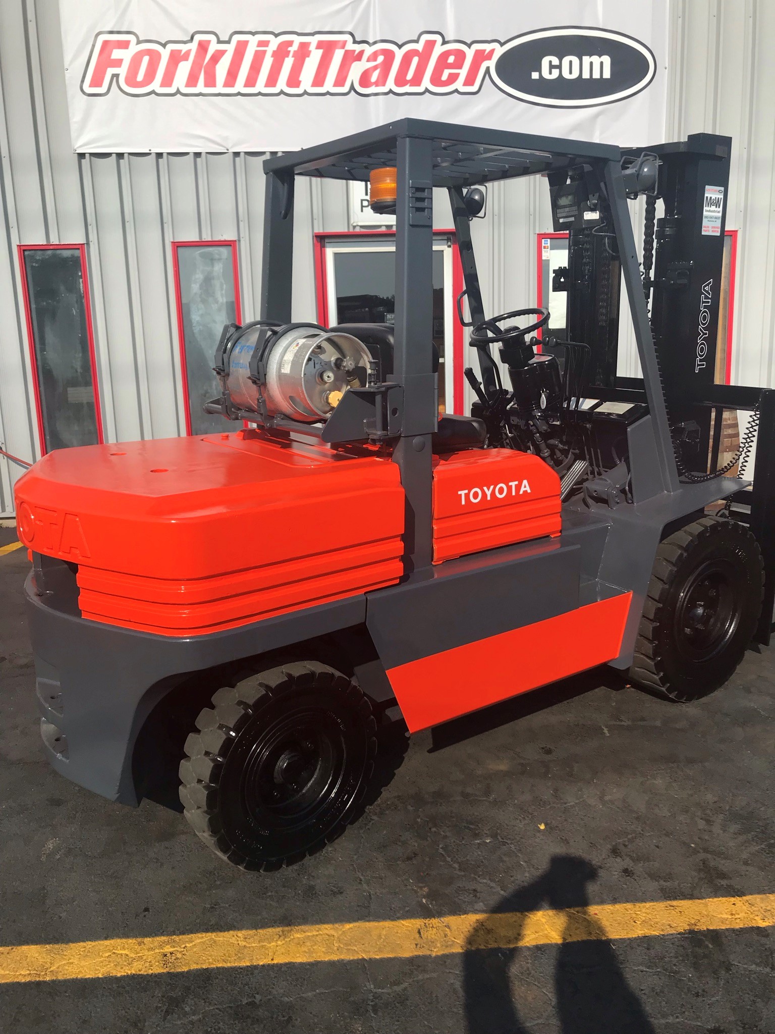 Pneumatic tires 1997 toyota forklift for sale