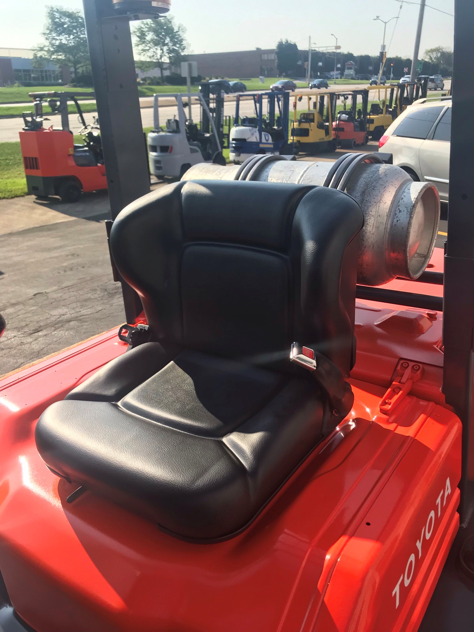 Red toyota forklift with auto transmission for sale