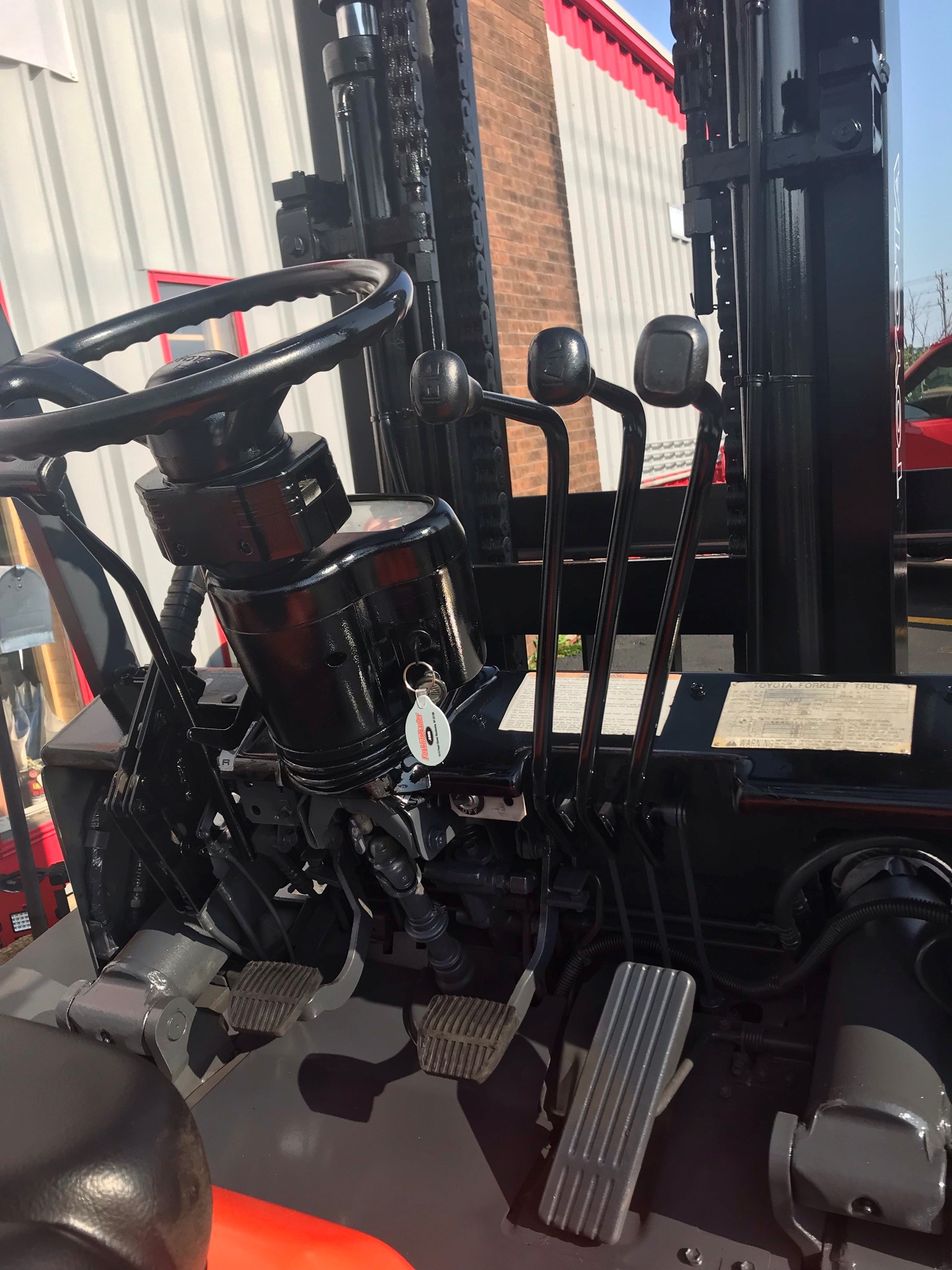 Power steering 1997 red toyota forklift for sale