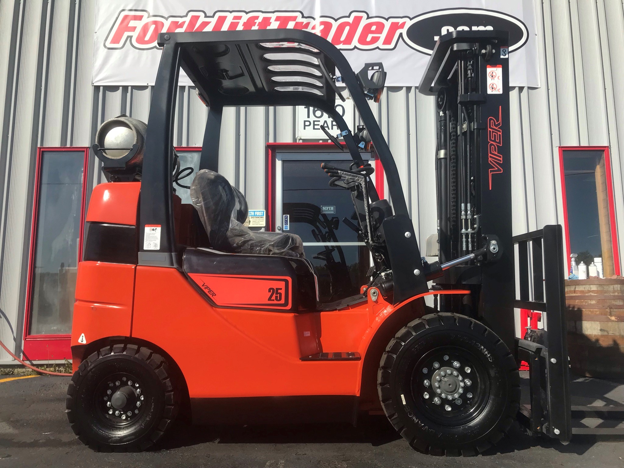 2021 viper forklift with 3 stage mast for sale