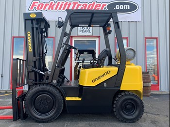 Pneumatic outdoor traction tires 2004 daewoo forklift for sale