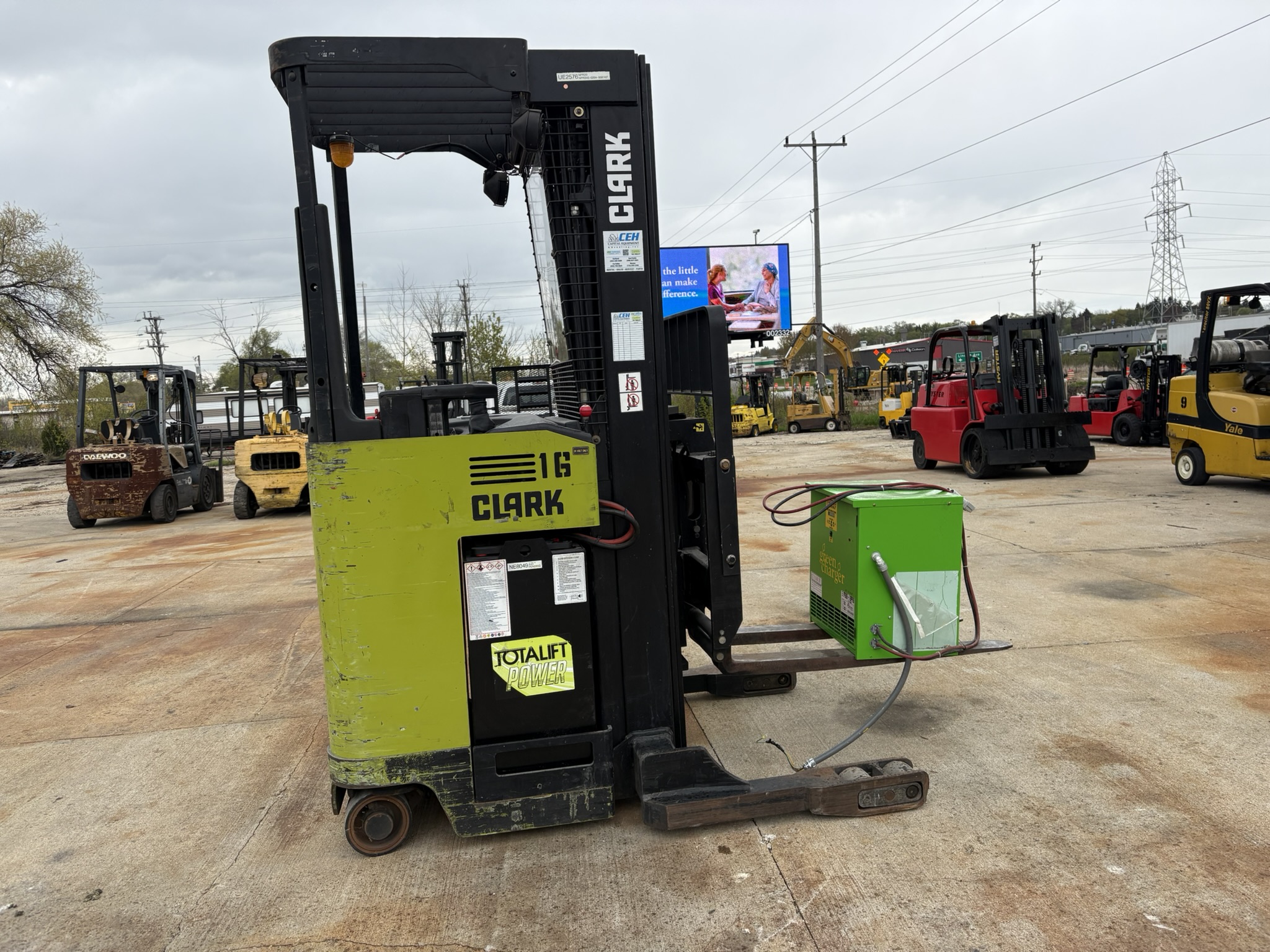 2007 CLARK REACH NPR20 CUSHION TIRE 4000LB FORKLIFT