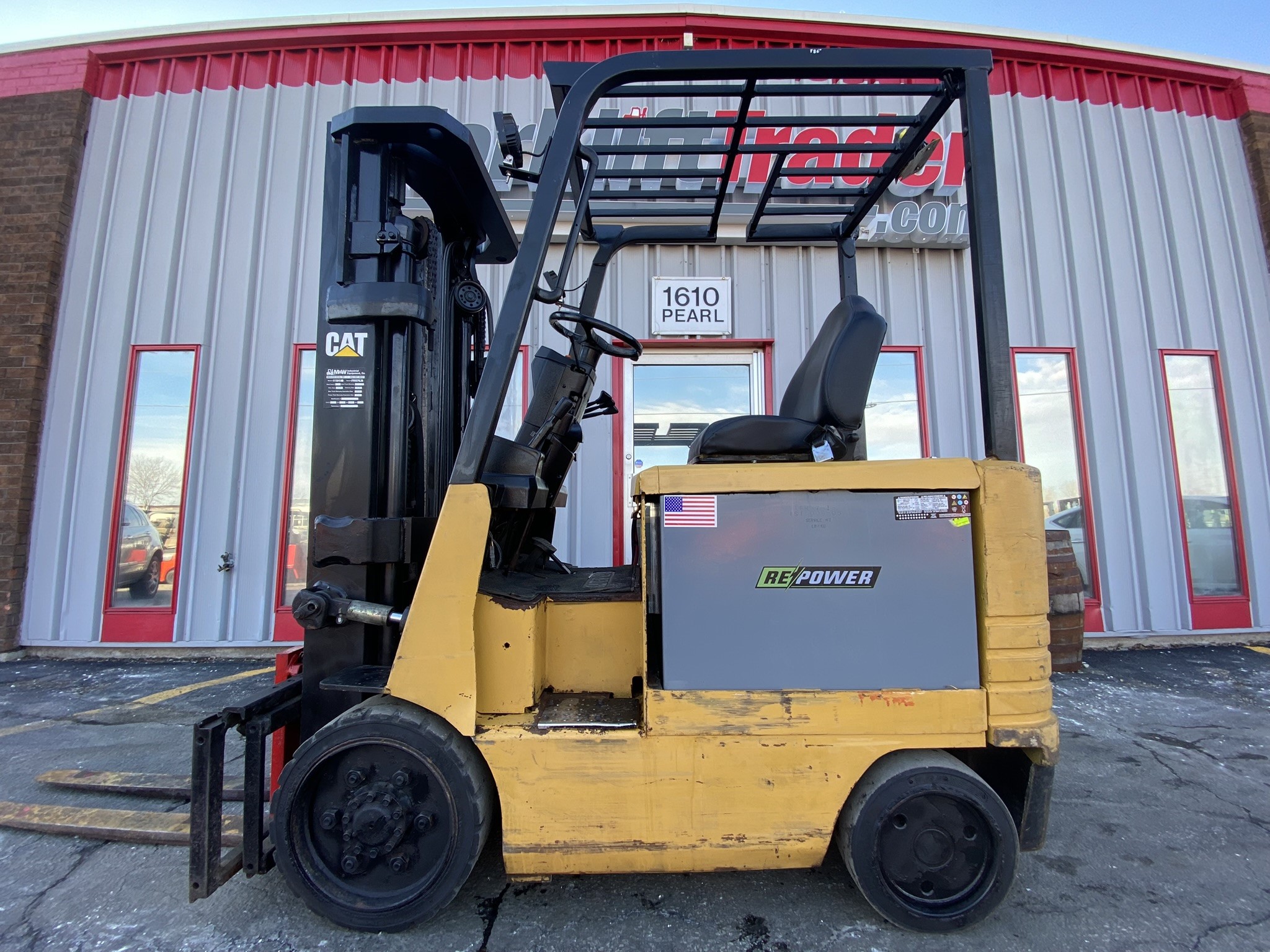 Used Forklifts for Sale Naperville: Shipping & Financing