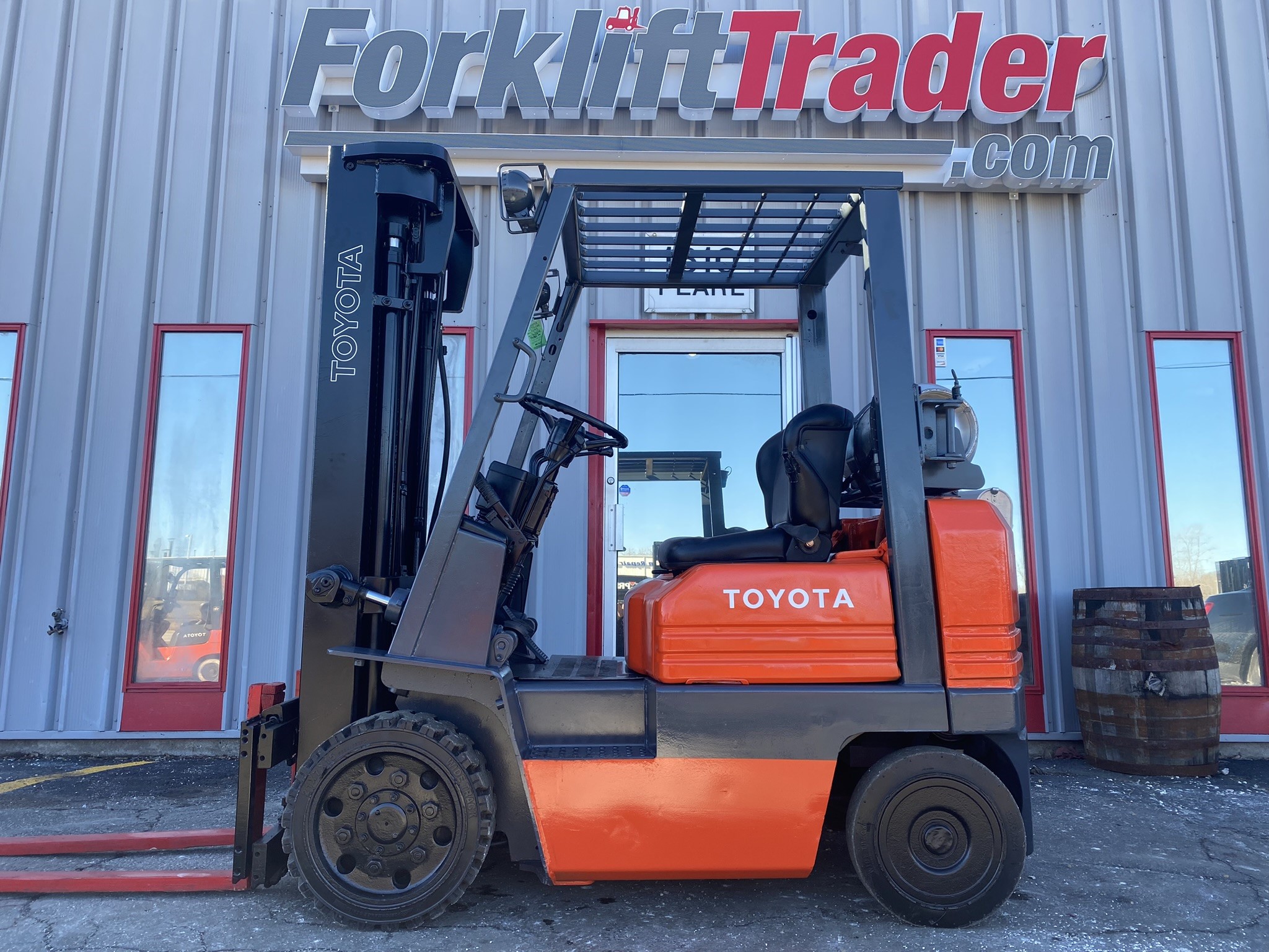 Used Forklifts for Sale Naperville: Shipping & Financing