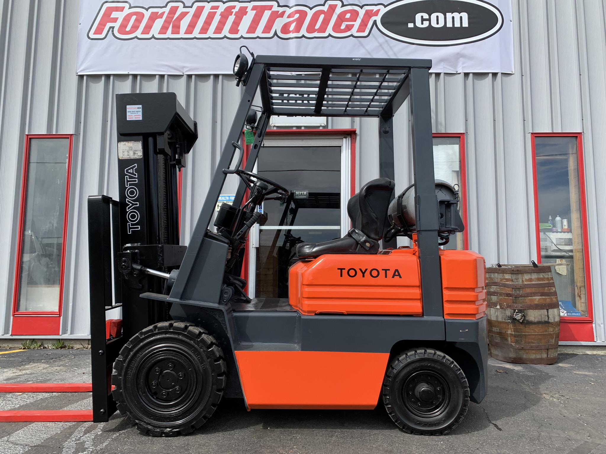 1994 toyota forklift with 3,000lb capacity for sale