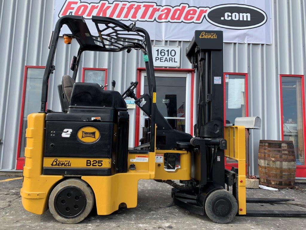 Yellow 2001 bendi forklift with 2,500lb capacity for sale Yellow 2001 bendi forklift with 2,500lb capacity for sale