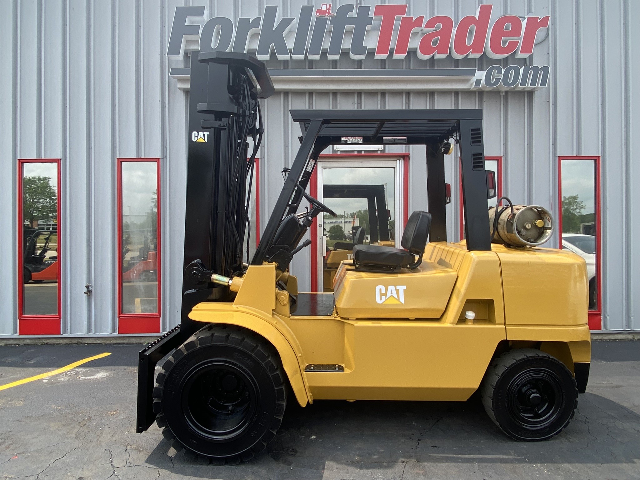 2004 CATERPILLAR GP45K1 PNEUMATIC 10000LB TRACTION TIRE FORKLIFT