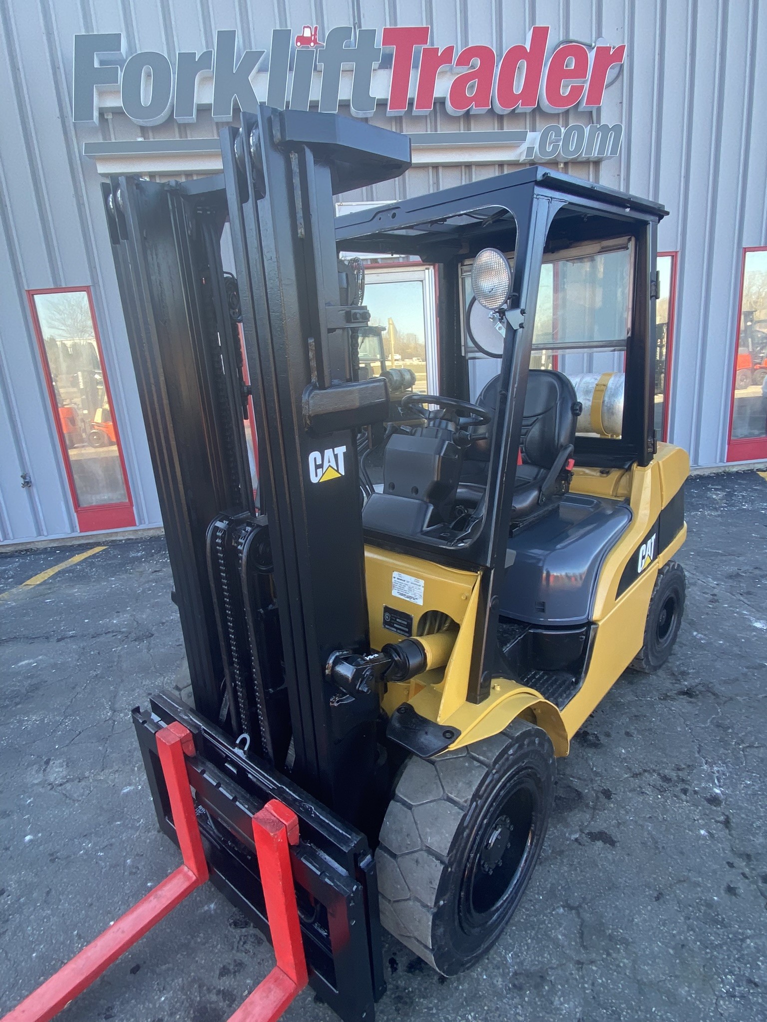 2008 CAT P7000 PNEUMATIC 7000LB TRACTION TIRE FORKLIFT ForkliftTrader