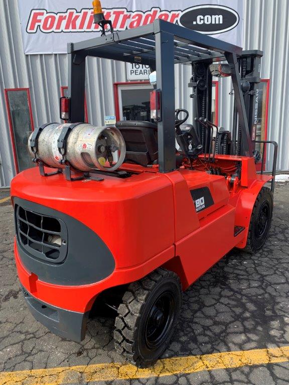 187" lift height red nissan forklift for sale