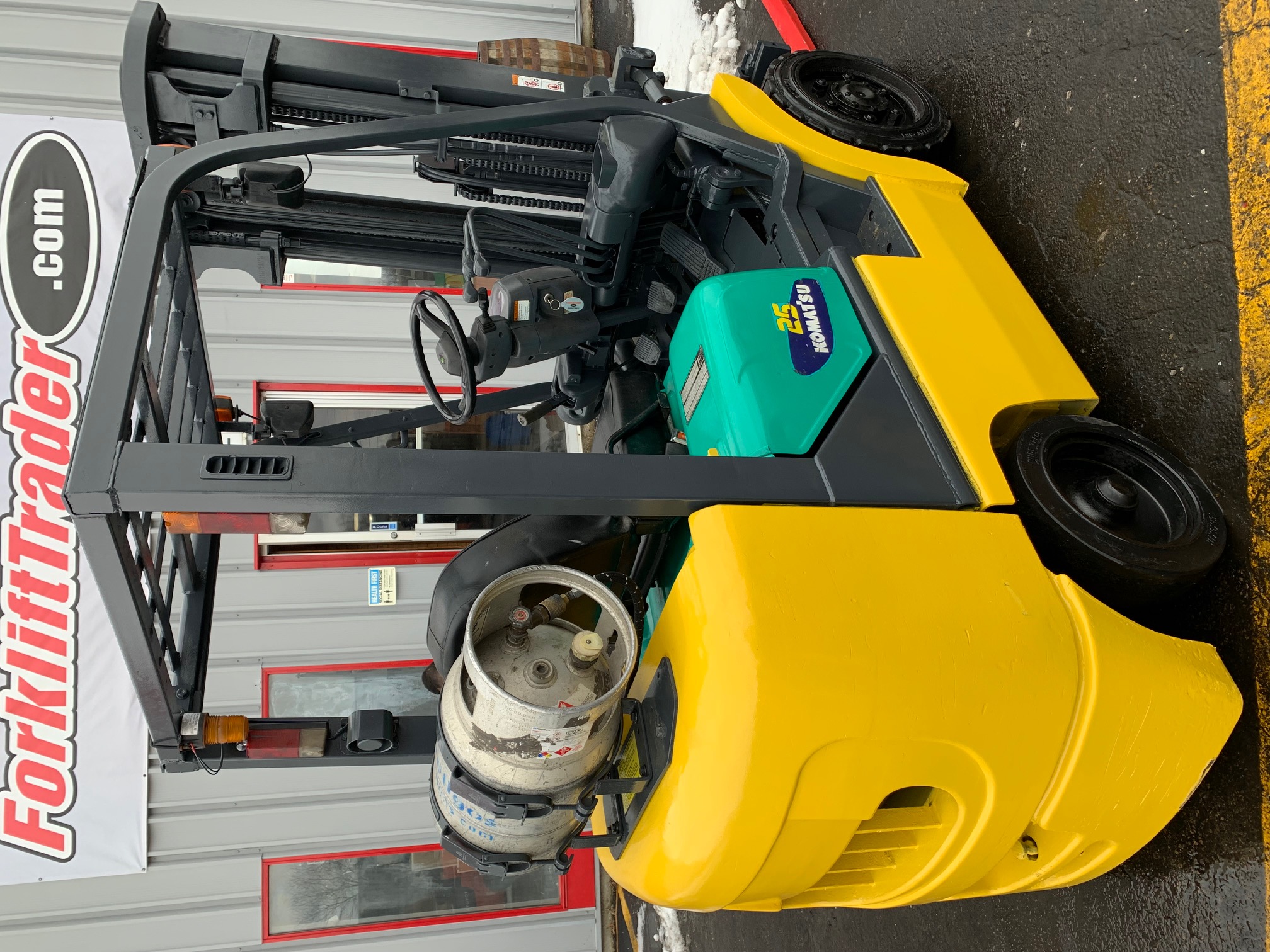 2001 komatsu forklift with 42" forks for sale