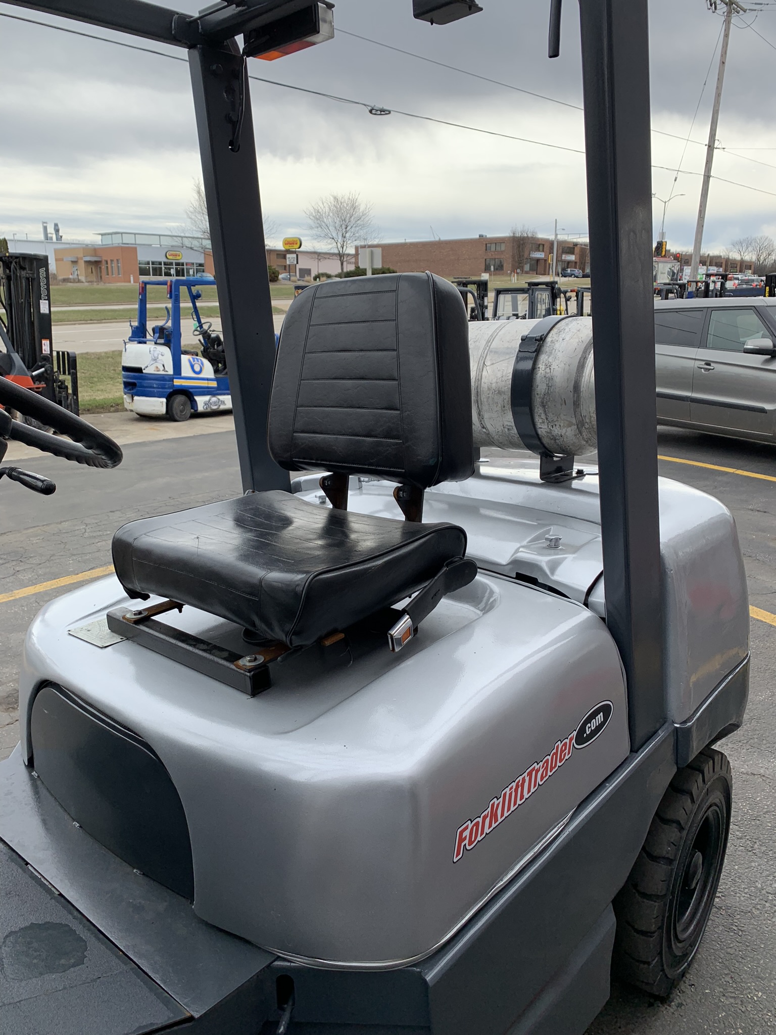 Silver hystu forklift with power steering for sale