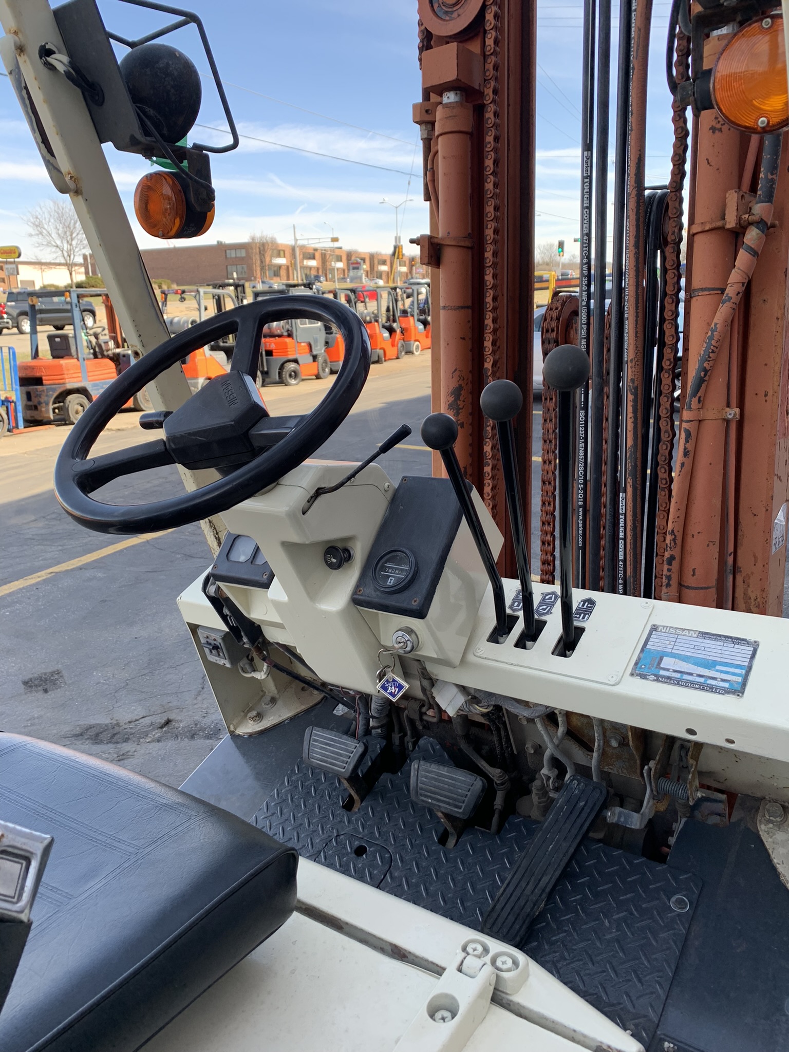 Orange nissan forklift with side shifter for sale Orange nissan forklift with side shifter for sale