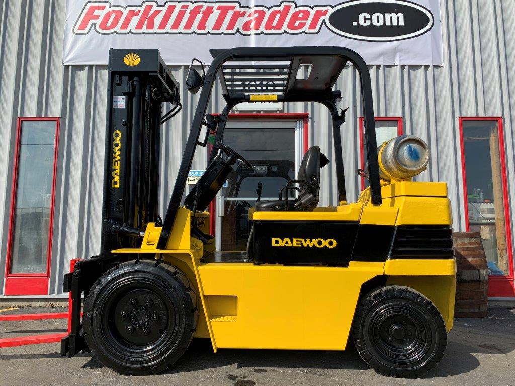 173" lift height yellow daewoo forklift for sale