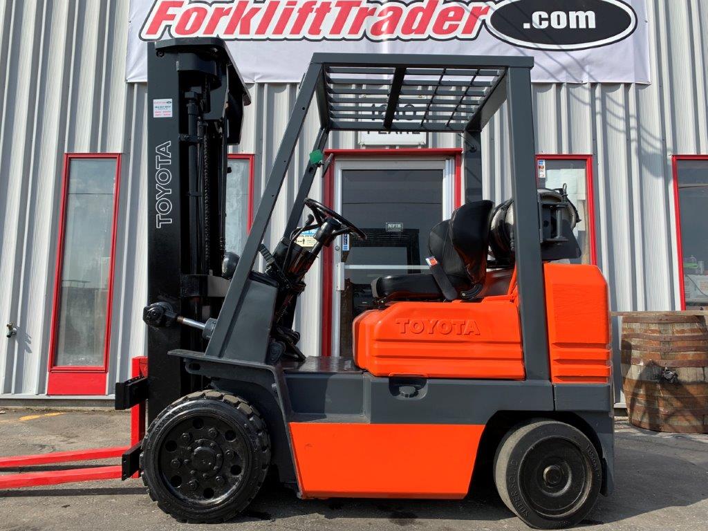 1988 toyota forklift with traction drive tires for sale