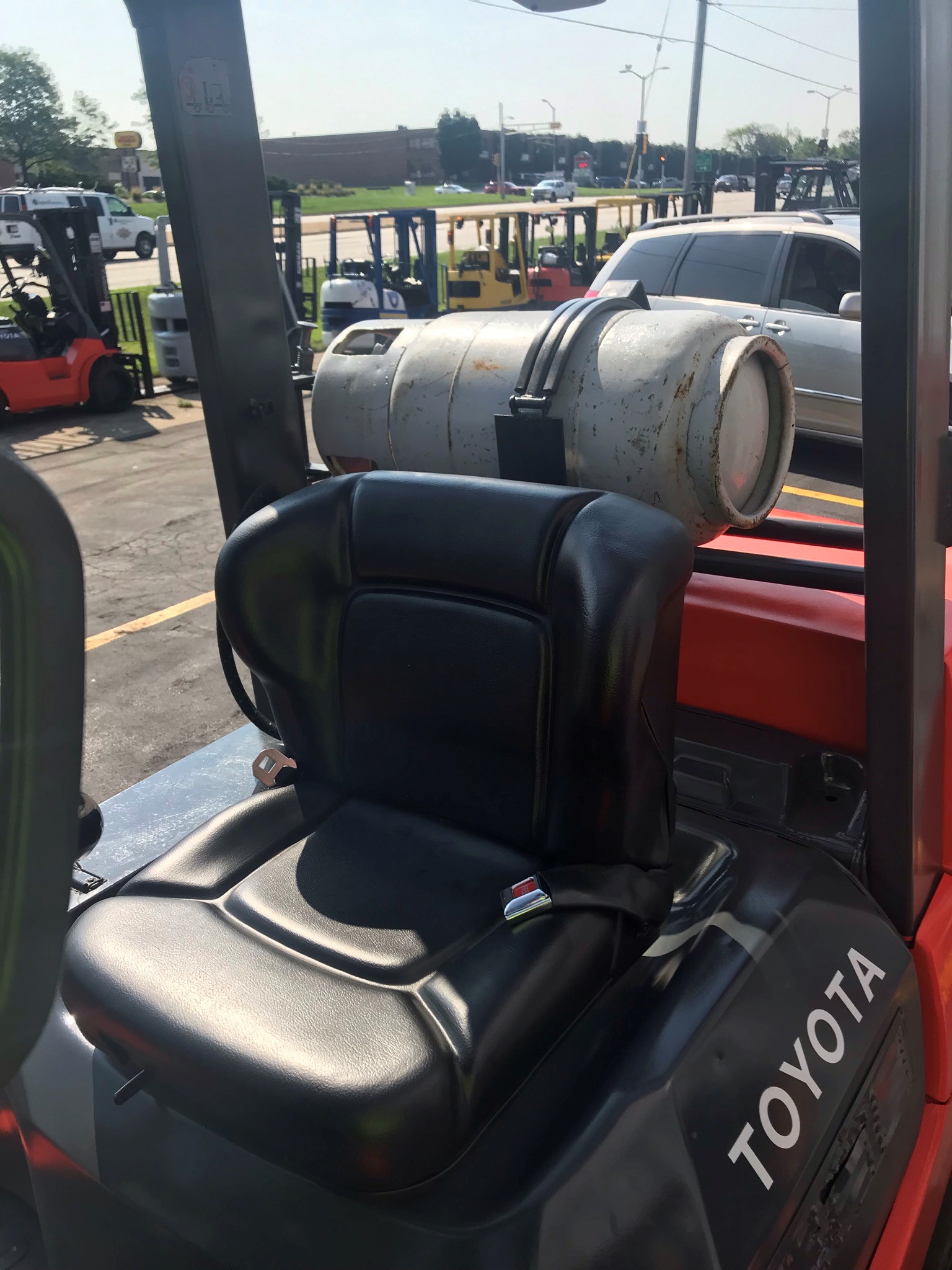 2003 toyota forklift with 3 stage mast for sale