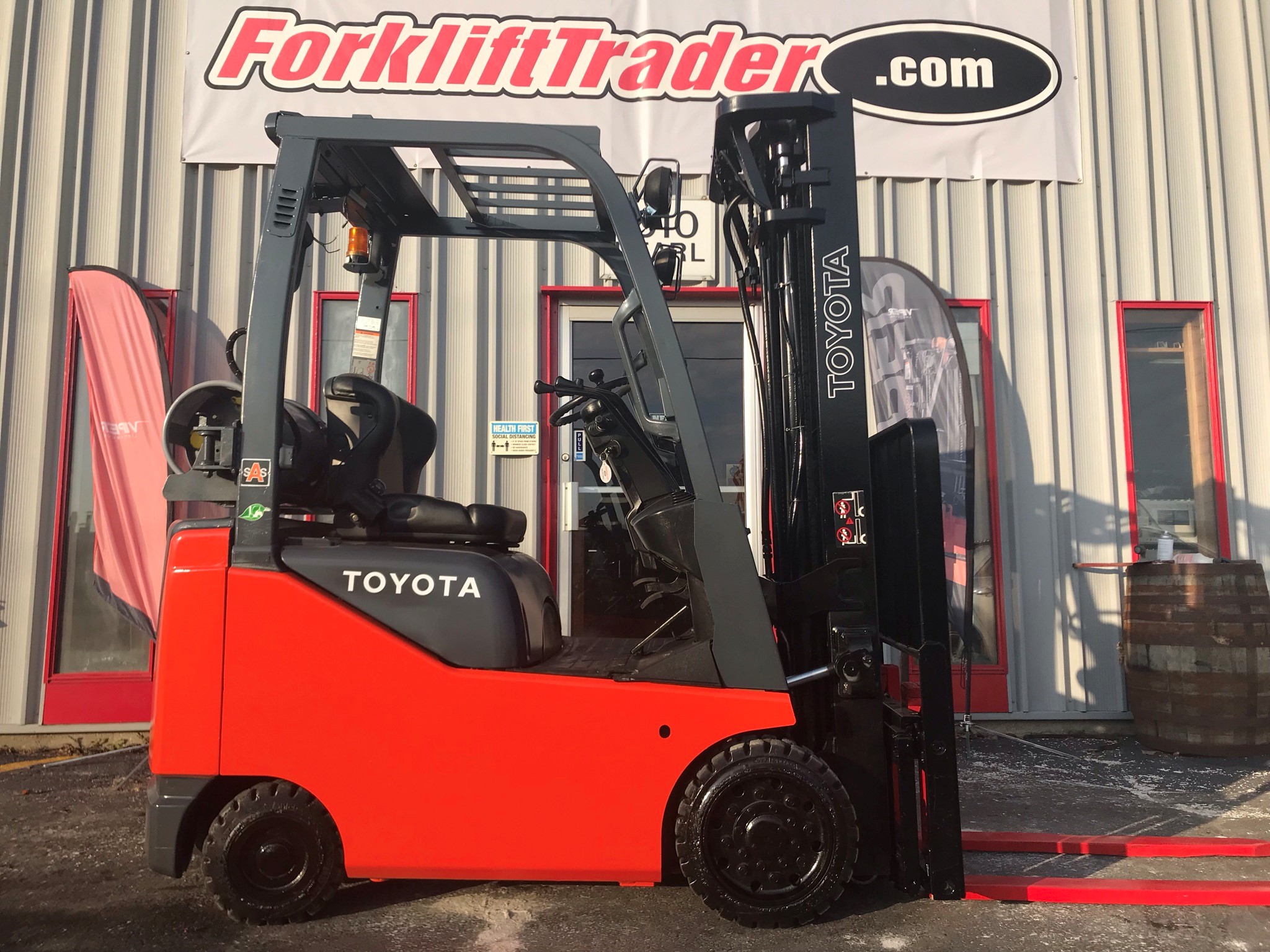 189" lift height red toyota forklift for sale