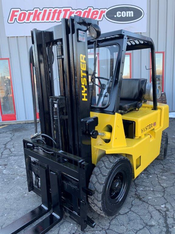130" lift height 2004 yellow hyster forklift for sale