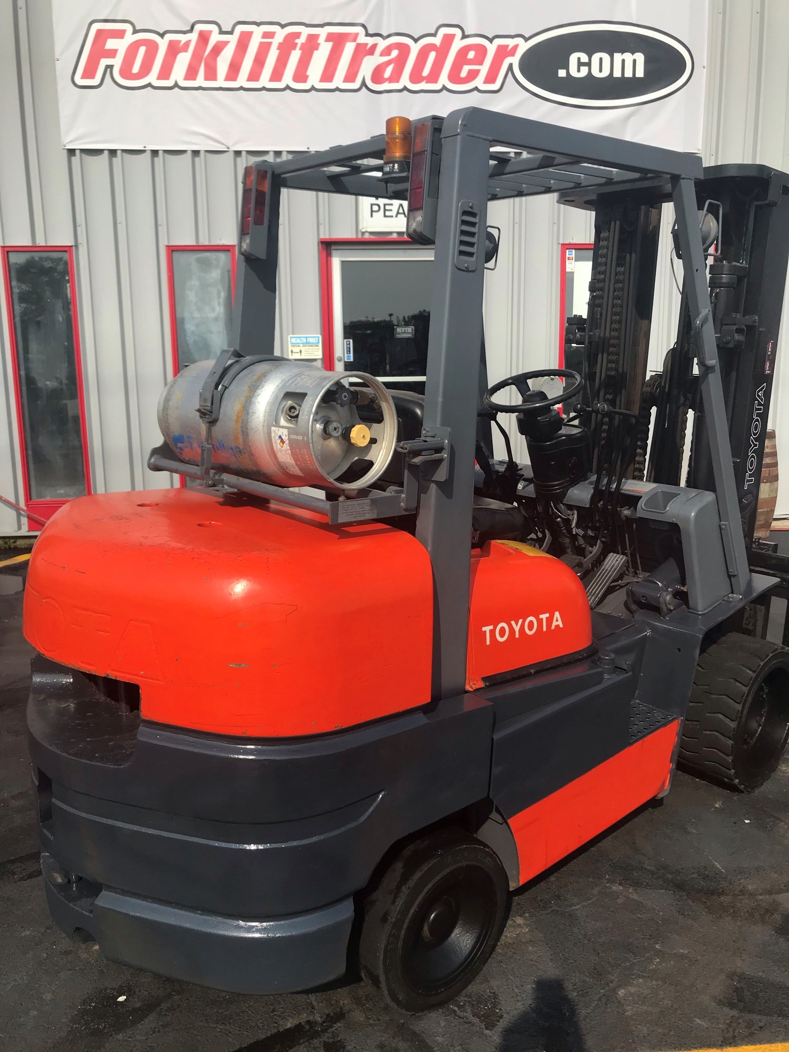 Cushion tires orange 1998 toyota forklift for sale