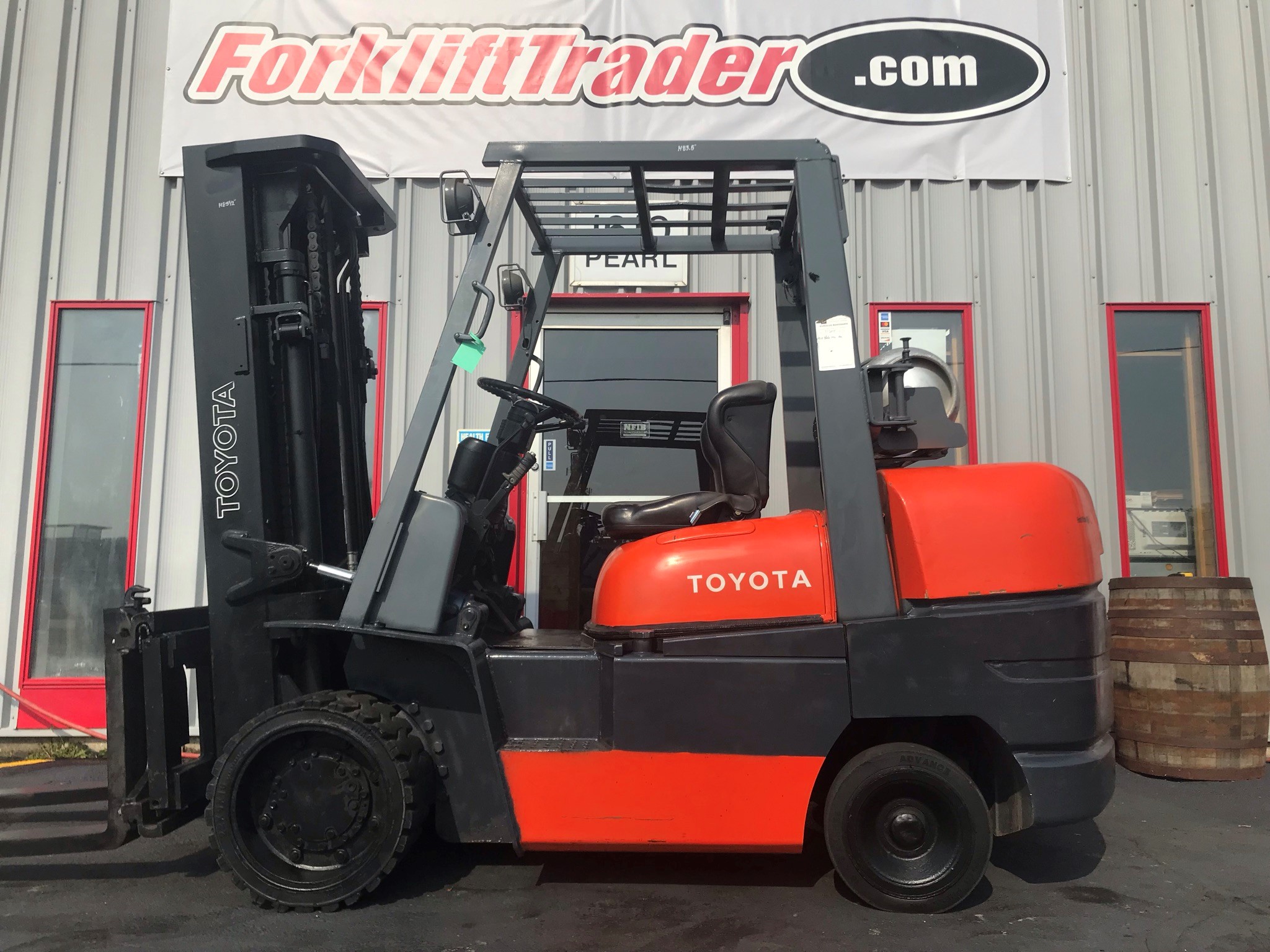 Orange toyota forklift with 171" lift height for sale