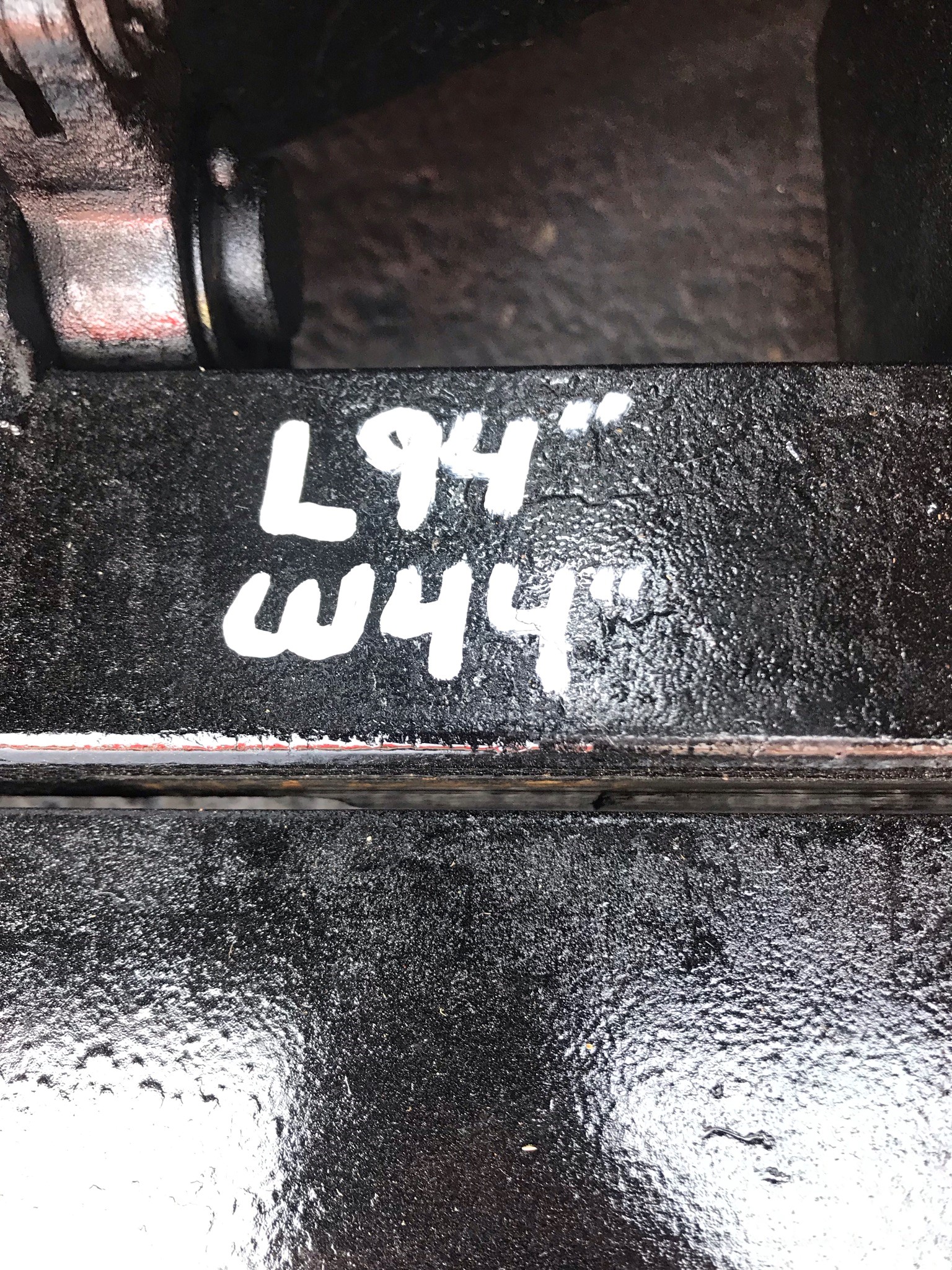2001 orange toyota forklift with dimensions L94" W44" for sale