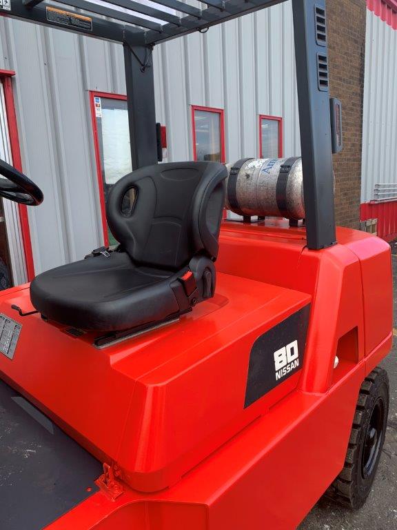 Red 2003 nissan forklift with auto transmission for sale