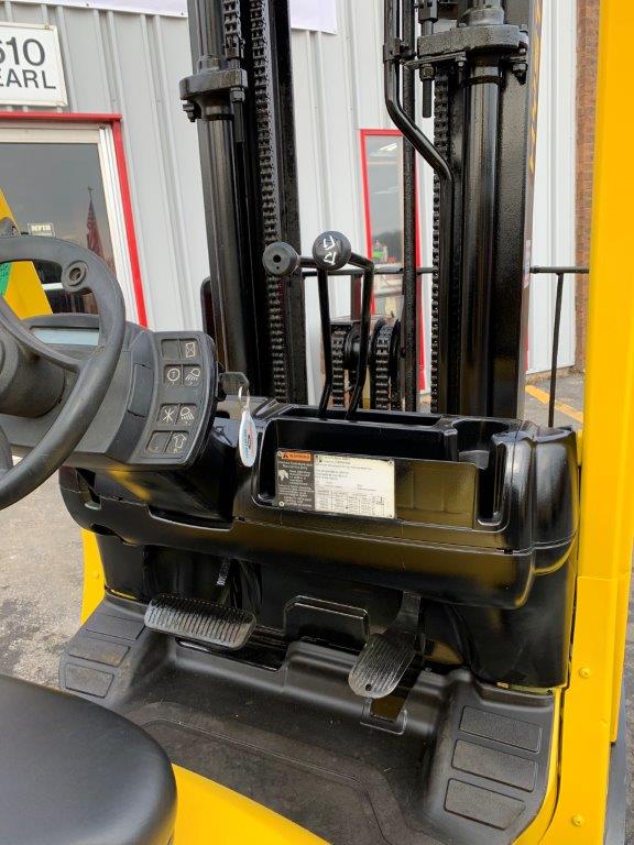 L.P. Gas yellow 2007 hyster forklift for sale