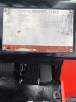 Model 7FGCU25 2001 toyota forklift with serial number 64161 for sale