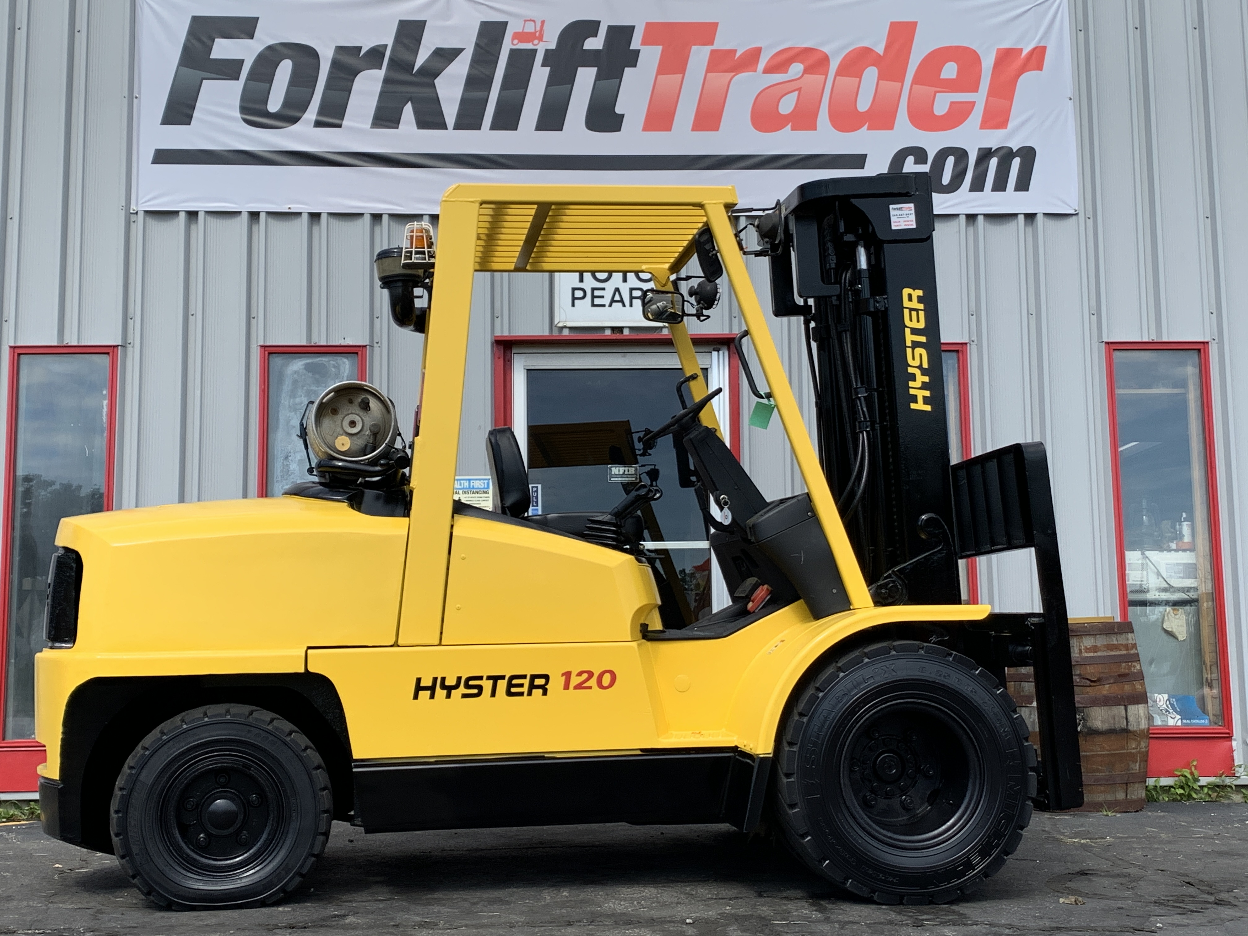 *2006 HYSTER H120XM 12000LB PNEUMATIC DUALLY TRACTION TIRE FORKLIFT