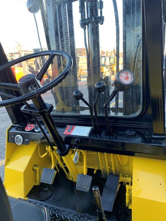 Power steering 2004 yellow hyster forklift with side shifter for sale
