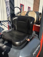 Orange 2005 toyota forklift with power steering for sale