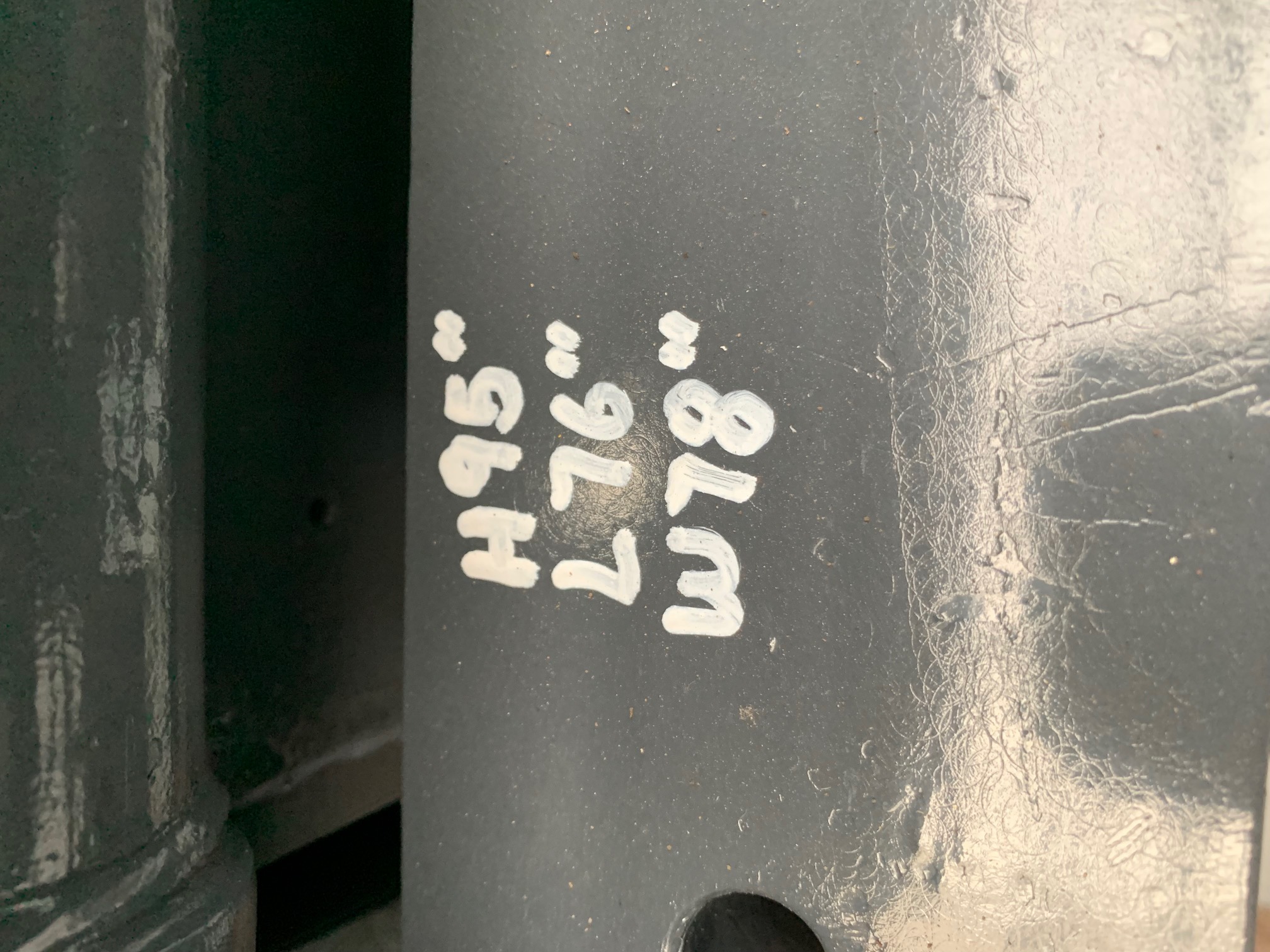 1994 raymond reach truck with dimensions H95" L76" W78" for sale