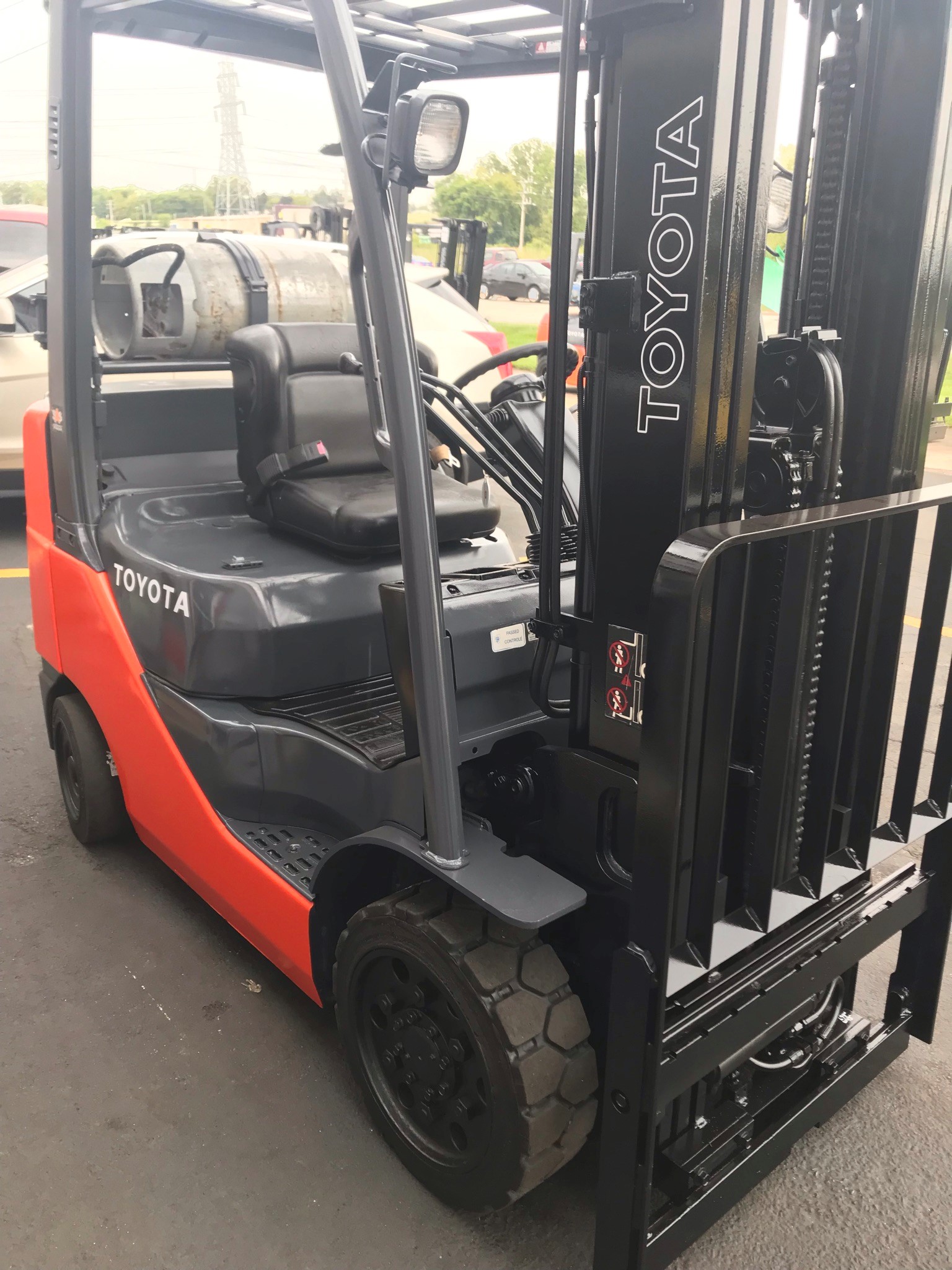 Cushion tires orange toyota forklift for sale