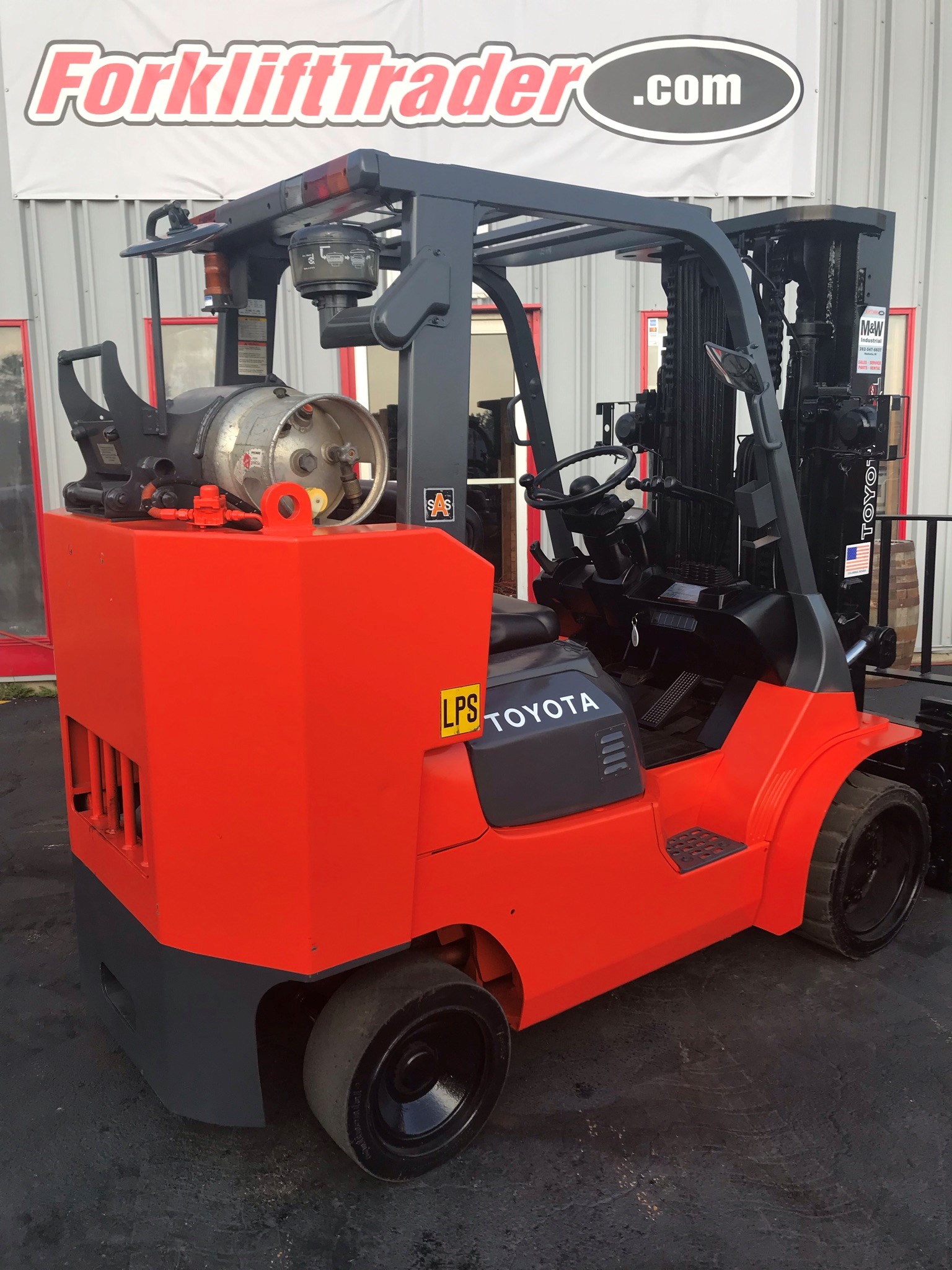 Orange toyota forklift with cushion traction tires for sale