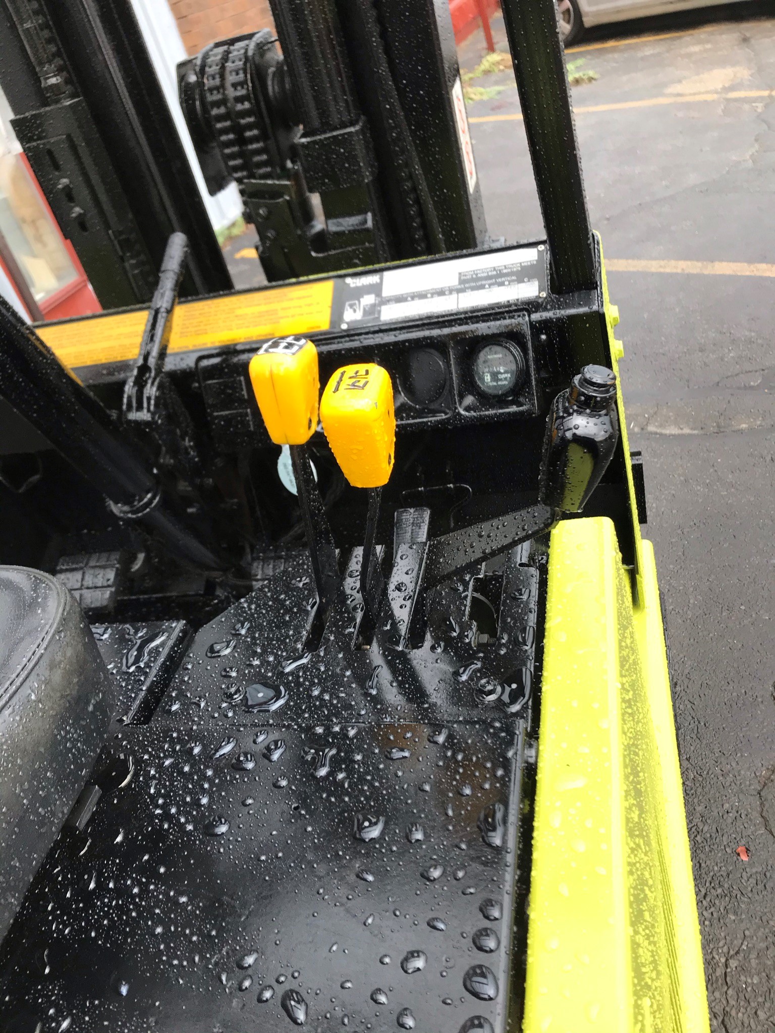Green clark forklift with side shifter for sale
