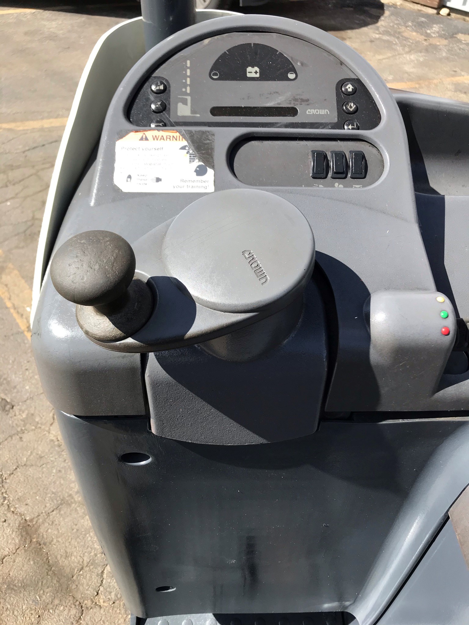 2007 crown reach truck with power steering for sale