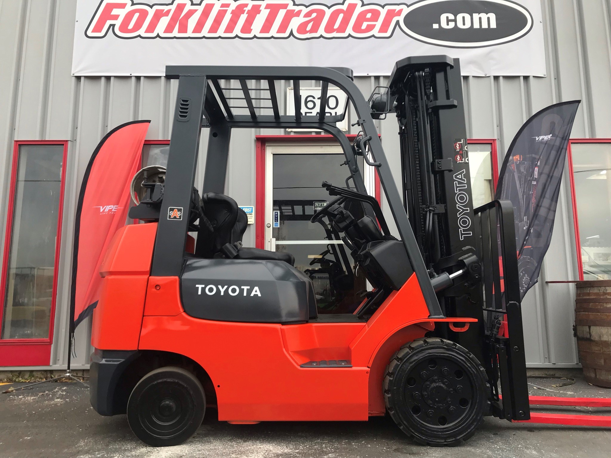 Cushion tires 2004 toyota forklift for sale