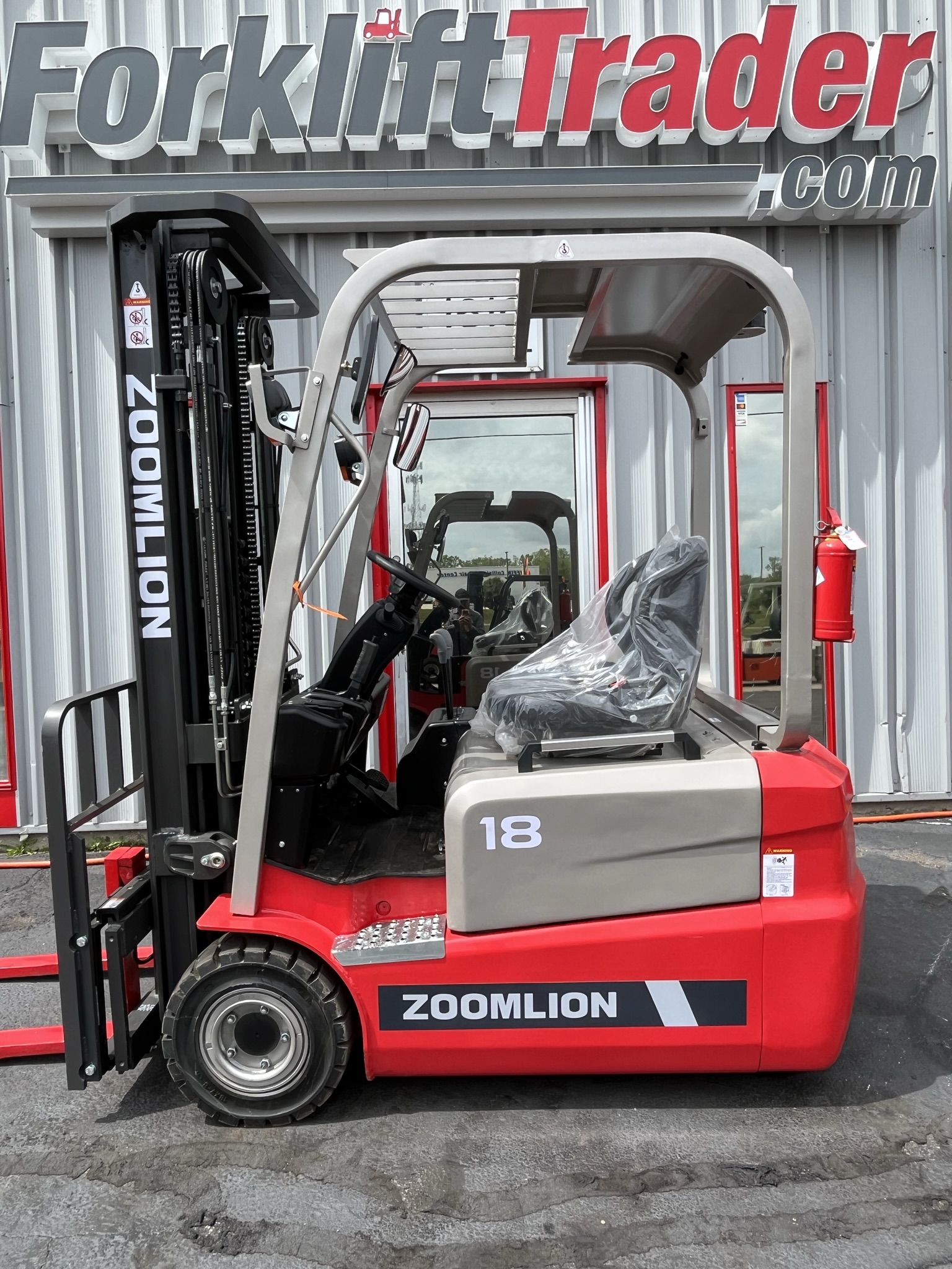 NEW ZOOMLION FE18 3-WHEEL ELECTRIC 3500LB SOLID PNEUMATIC TRACTION TIRE FORKLIFT