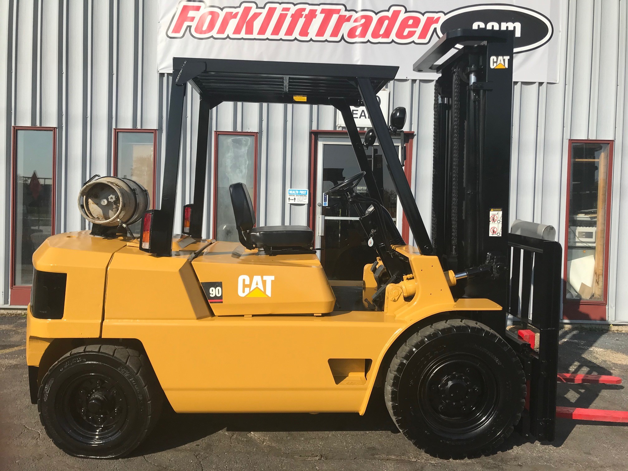 Caterpillar Glp40 8000lb Pneumatic Tire Forklift Forklifttrader Com M W Industrial Equipment Co Waukesha Wisconsin