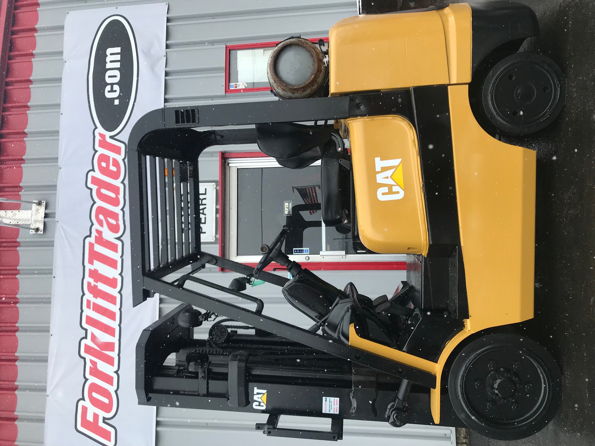 Power steering 2001 yellow caterpillar forklift for sale