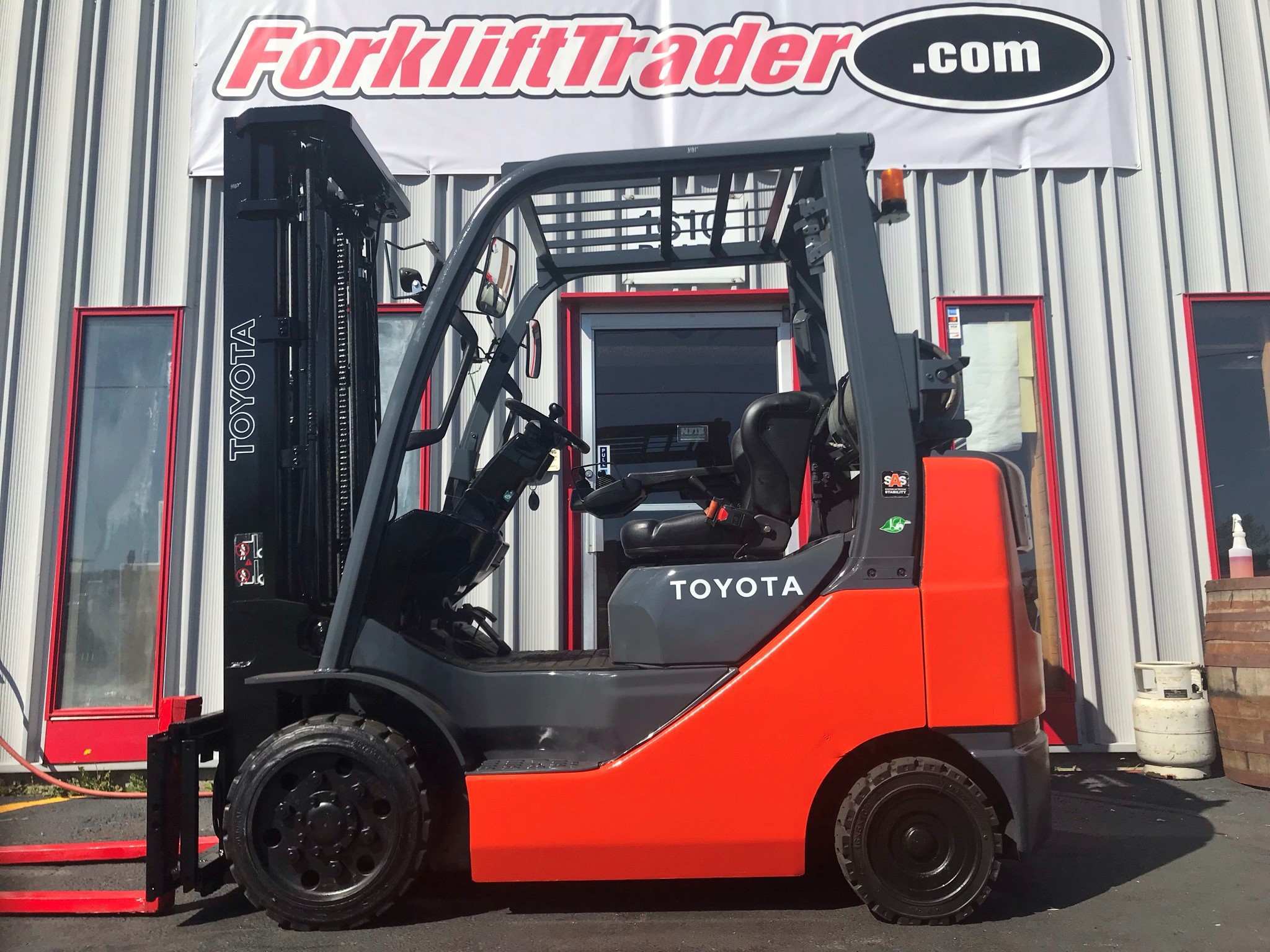 Cushion tires 2015 toyota forklift for sale