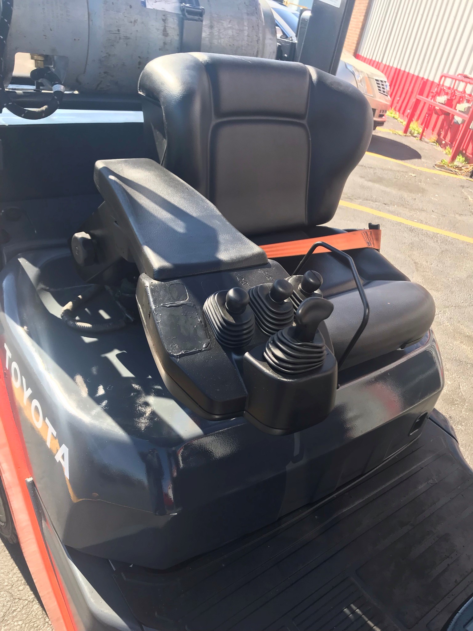 Power steering 2015 orange toyota forklift for sale