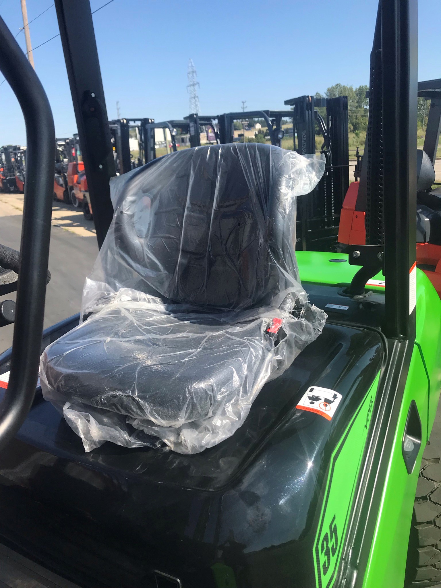 Green 2021 viper forklift with power steering for sale