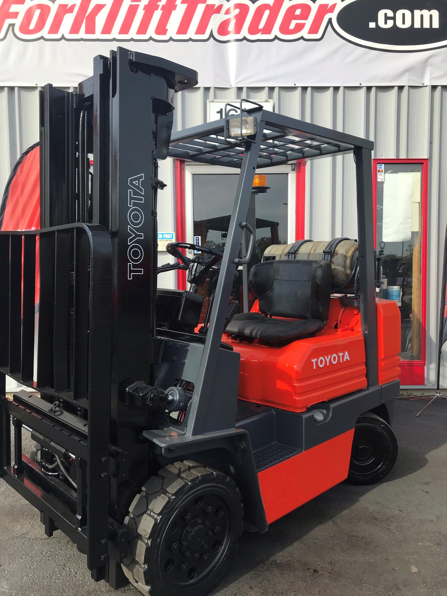 Power steering orange toyota forklift for rent