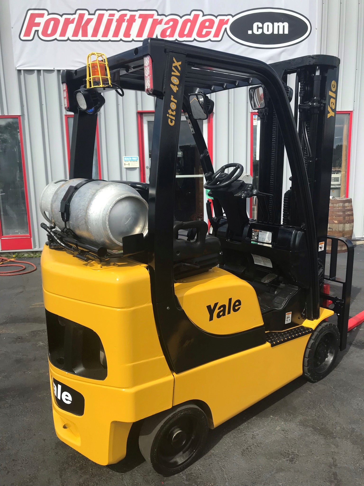 4,000lb capacity 2013 yellow yale forklift for sale