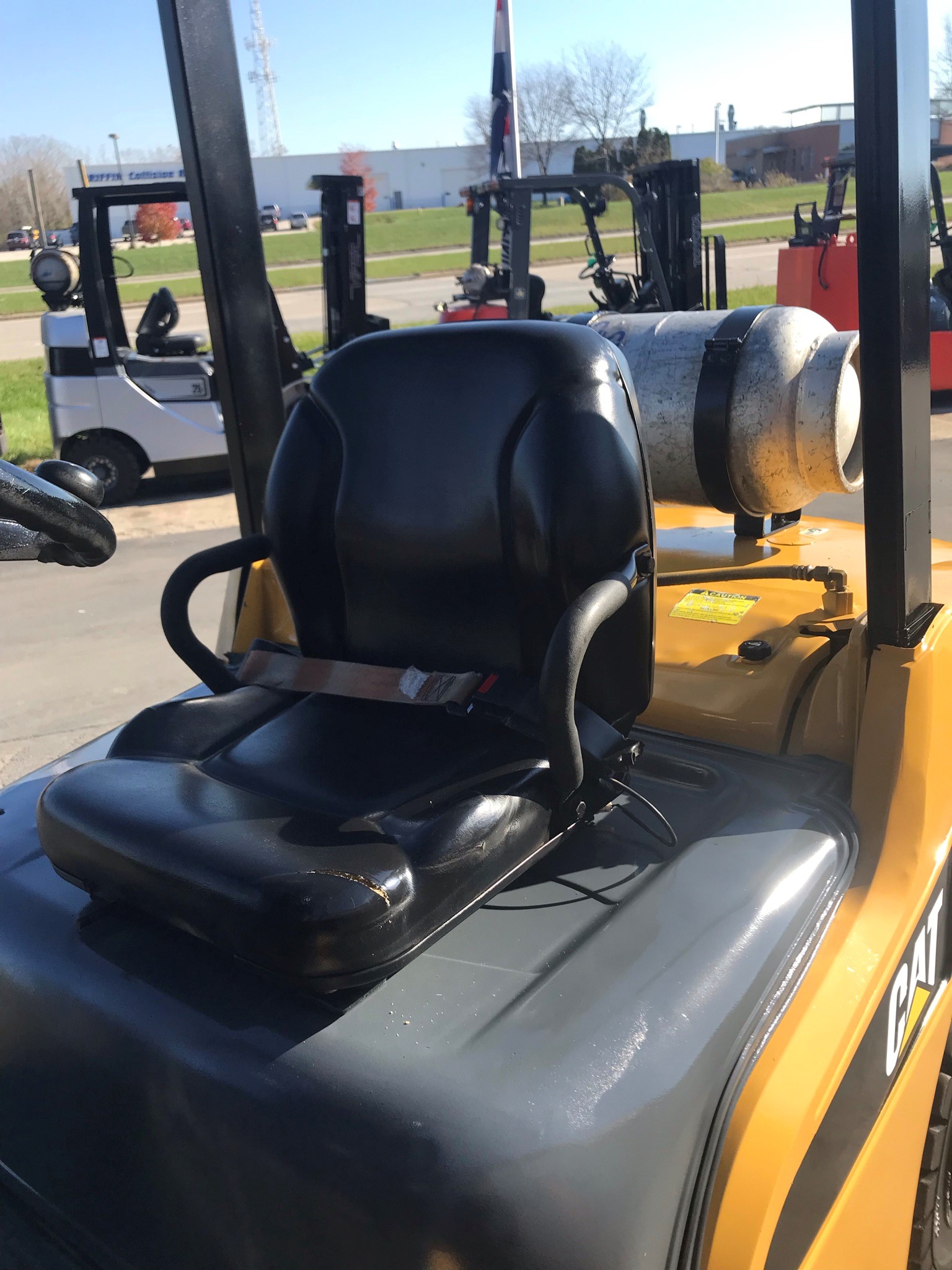 Power steering 2005 yellow cat forklift for sale