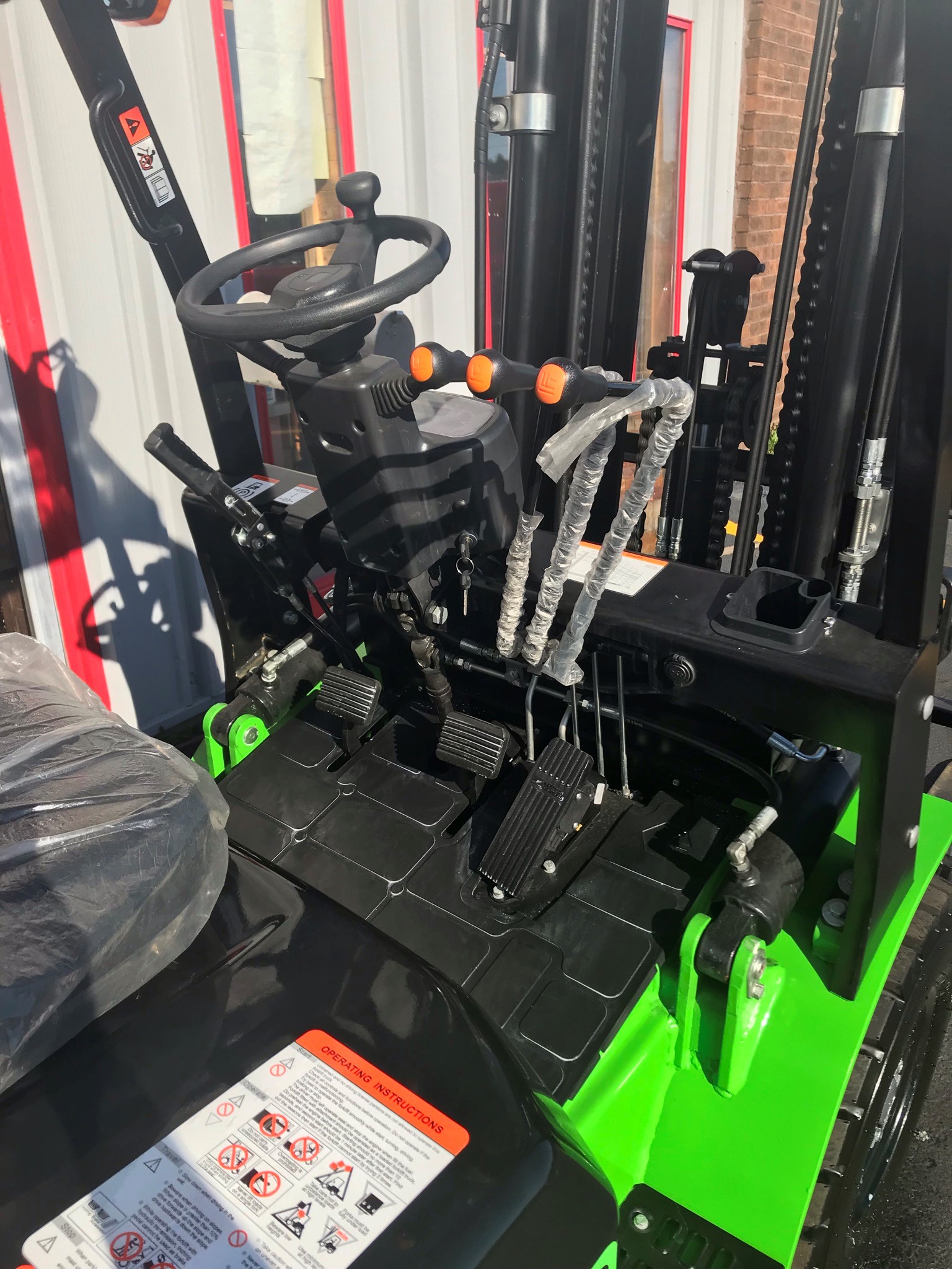 Green 2021 viper forklift with side shifter for sale