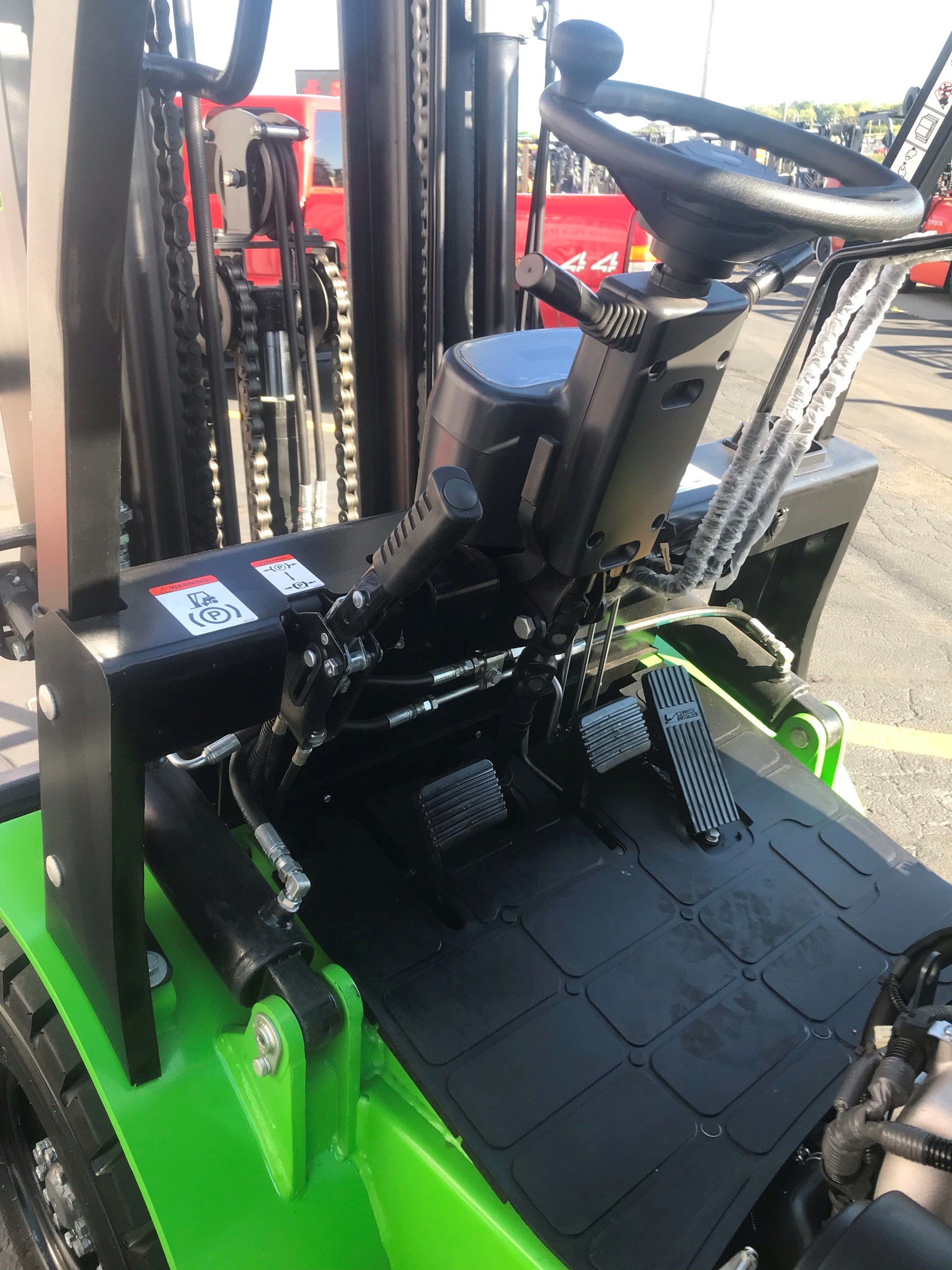 Green viper forklift with 3 stage mast for sale