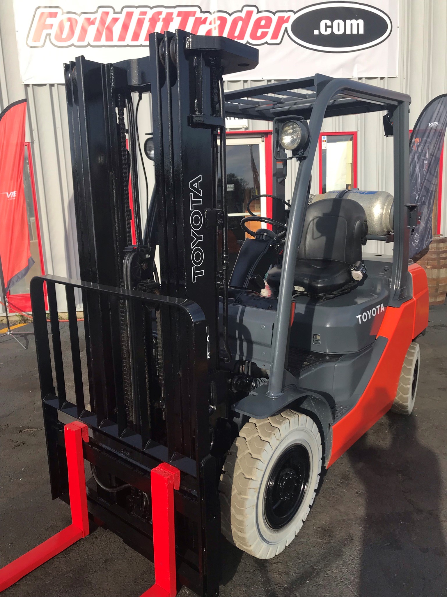 Orange toyota forklift with 42" forks for sale